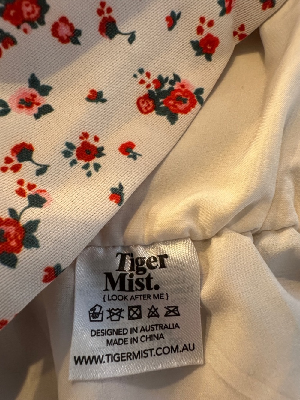 Tiger Mist Ruched White Ditsy Floral Mini Skirt - Picture 7 of 8